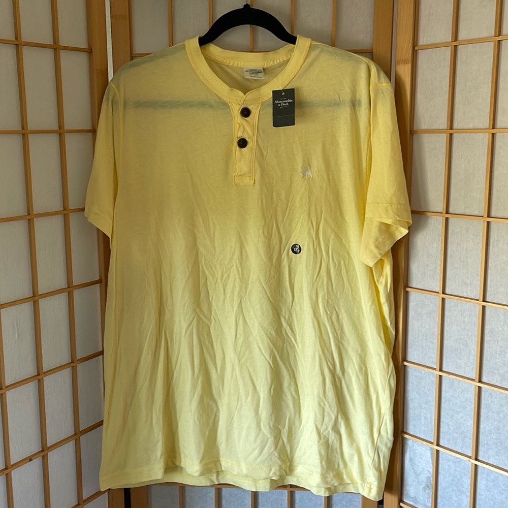 A&F XXL lightweight sheer crewneck t shirt short sleeve butter yellow moose logo